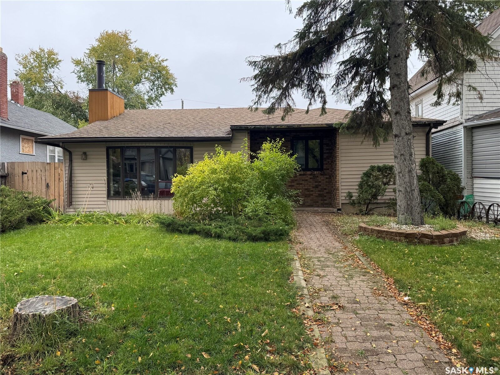 Property Photo:  1571 Athol Street  SK S4T 3C9 