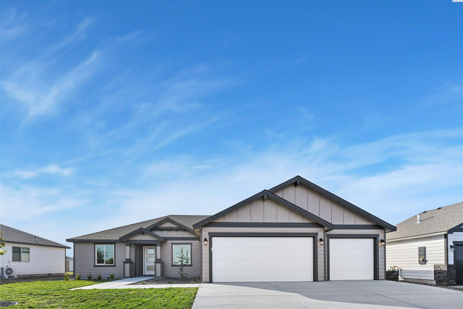 Property Photo:  6802 Road 104  WA 99301 