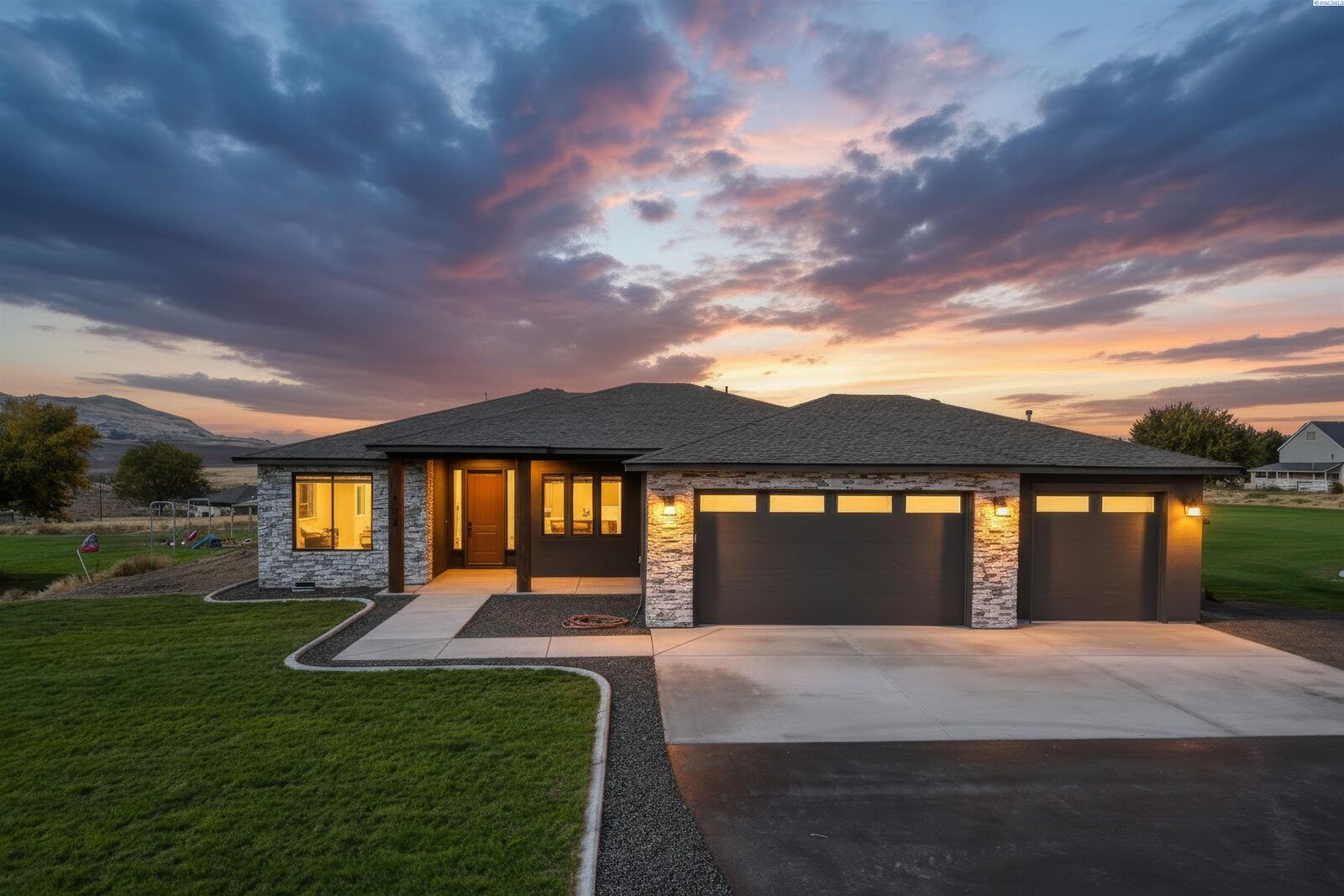 Property Photo:  43860 N Whan Road  WA 99350 