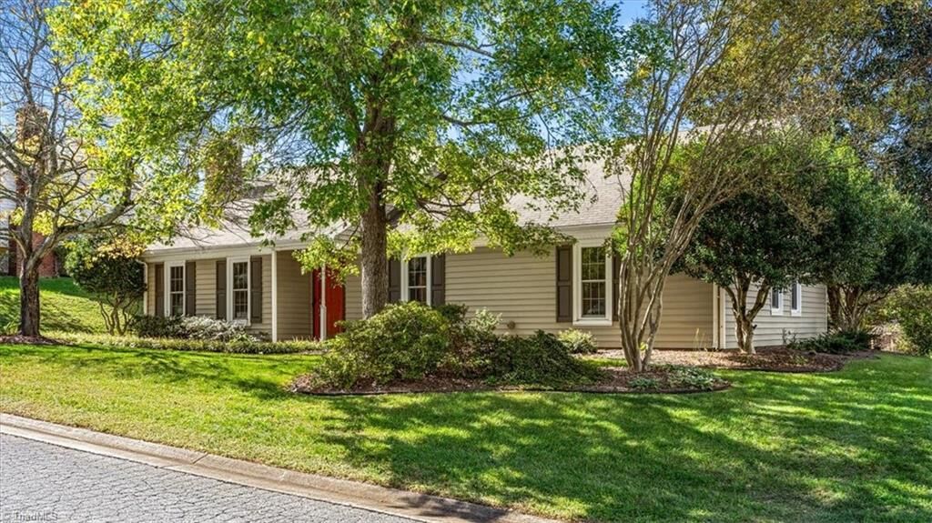 Property Photo: 1703 Foxhall Lane NC 27410-8343