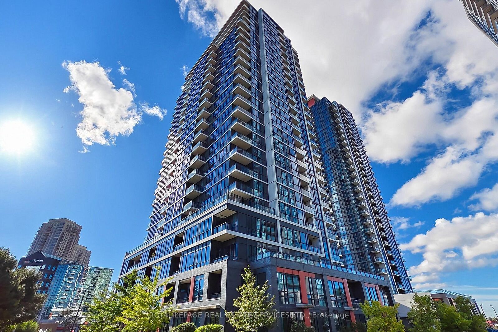 Property Photo:  55 Eglinton Avenue W 1701  ON L5R 0E4 