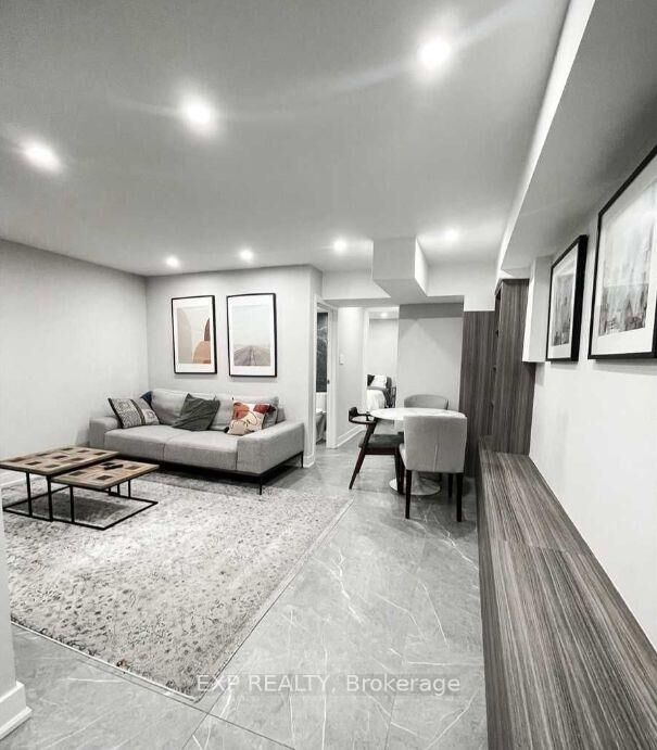 Photo de la propriété:  271 Ontario Street 4  ON M5A 2V6 