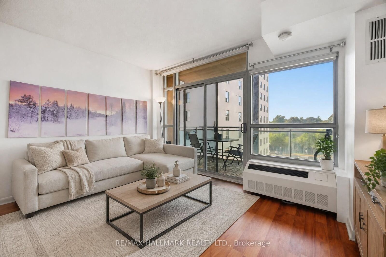 Property Photo:  2464 Weston Road 505  ON M9N 2A2 