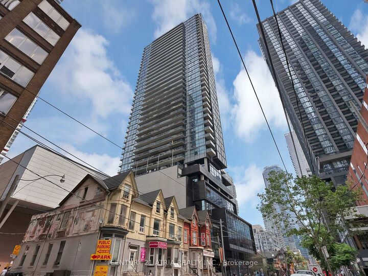 Property Photo:  290 Adelaide Street W 2109  ON M5V 0P3 