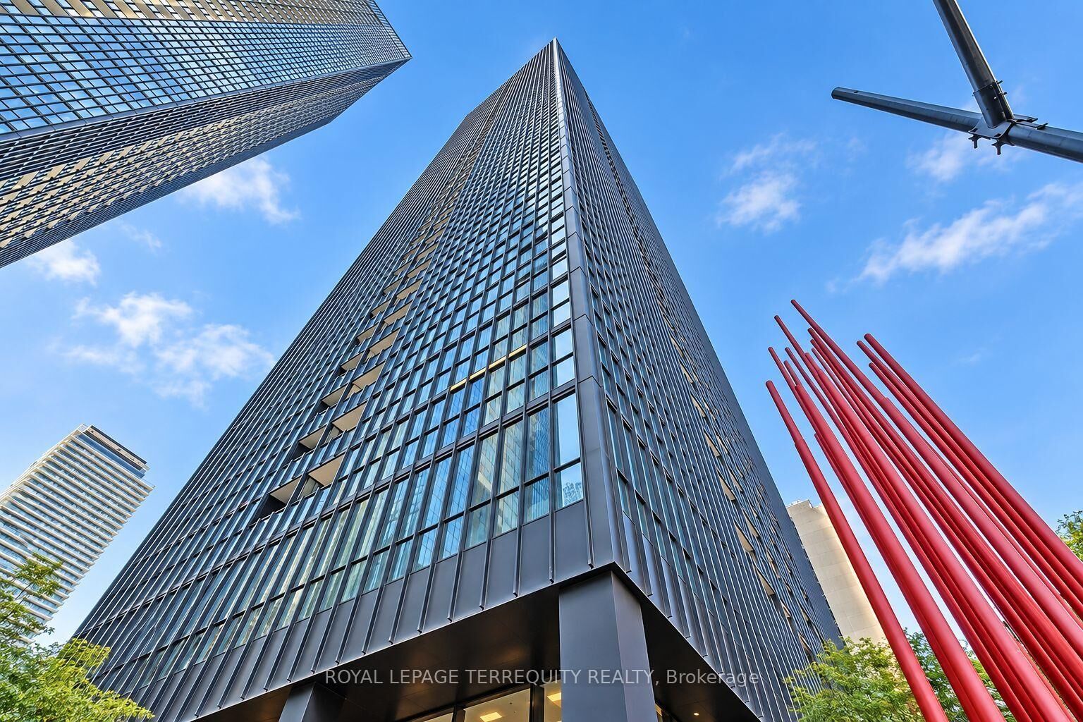 Property Photo:  110 Charles Street E 2509  ON M4Y 1T5 
