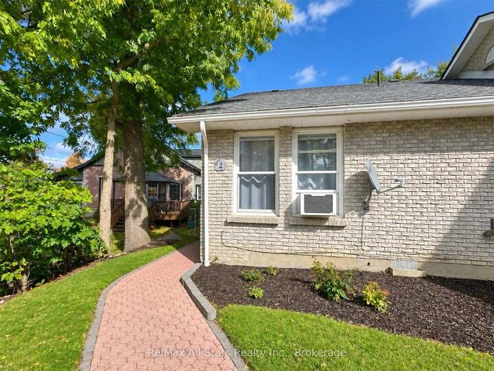 Property Photo:  8 Sherwood Street 4  ON K0M 1A0 