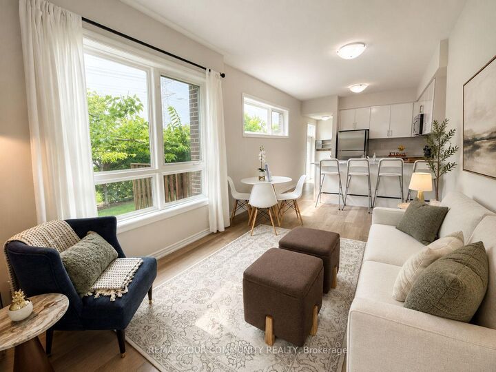 Property Photo:  90 Caledonia Park Road 2  ON M6H 0B1 