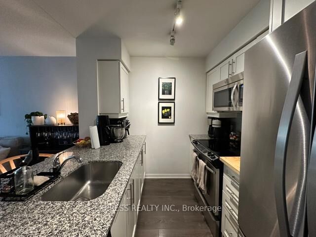 Property Photo:  38 Grand Magazine Street 532  ON M5V 0B1 
