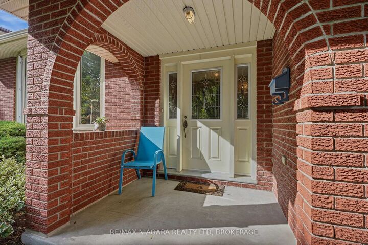 Property Photo:  13 Chatham Road  ON L2M 4N7 
