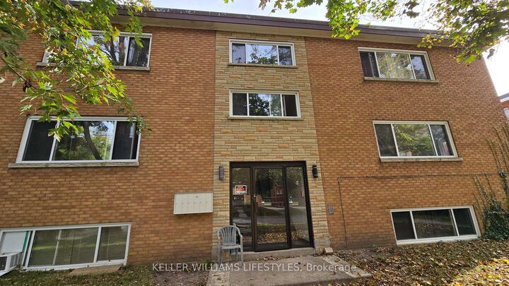 Property Photo:  6 Balfour Place Unit 3  ON N5W 4V8 