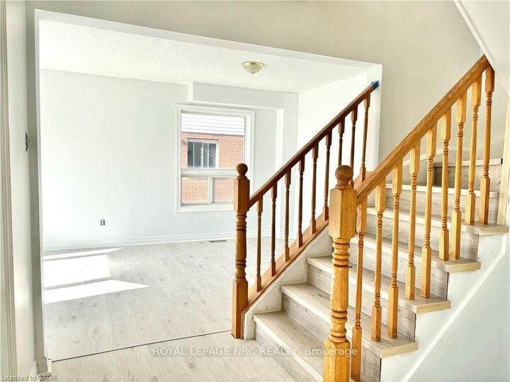 Property Photo:  299 Main Street E A  ON L2M 1R1 