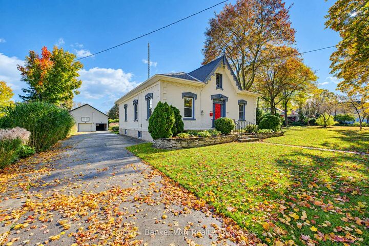 Property Photo:  338 Fergus Street N  ON N0G 2L2 