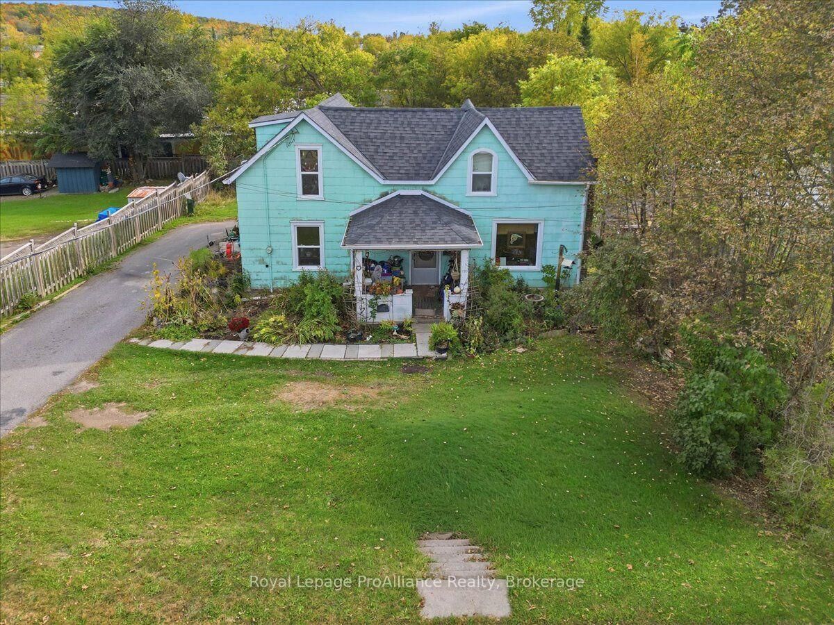 Property Photo:  193 Bridge Street W  ON K0L 1L0 