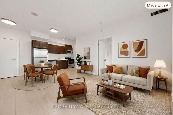 Property Photo:  20 Bruyeres Mews 1202  ON M5V 0G8 