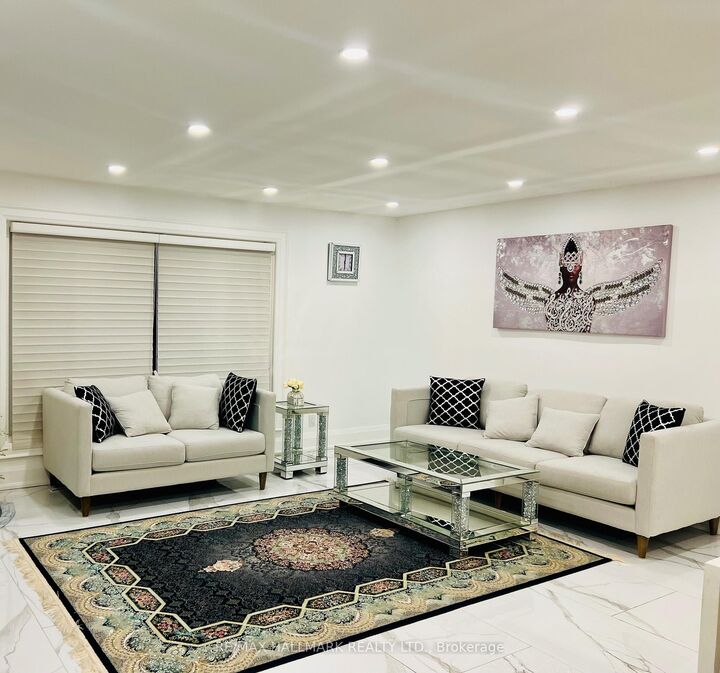 Property Photo:  300 Tipperary Street  ON L1J 6Y1 