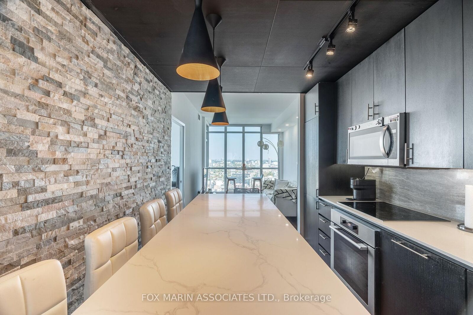 Property Photo:  15 Iceboat Terrace Ph12  ON M5V 4A5 