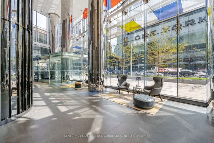 Property Photo:  10 York Street 6207  ON M5J 0E1 