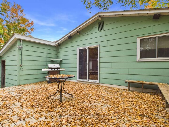 Property Photo:  418 Goderich Street  ON N0H 2C0 