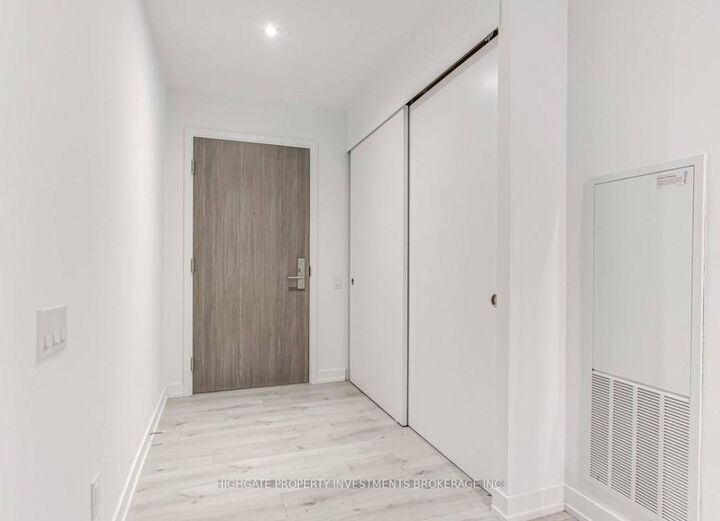 Property Photo:  161 Roehampton Avenue 228  ON M4P 1P9 