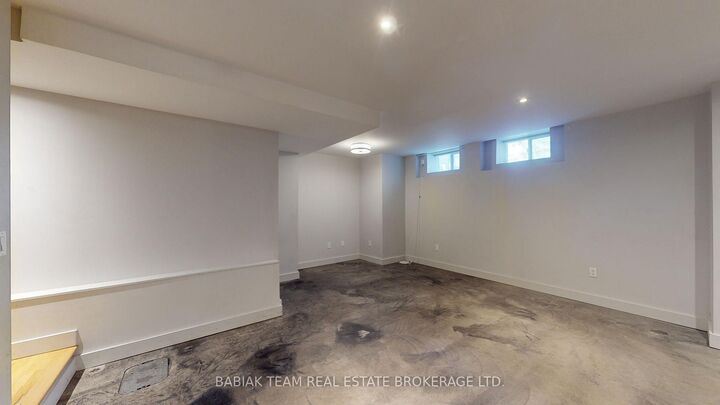 Property Photo:  187 Jane Street B2  ON M6S 3Y8 
