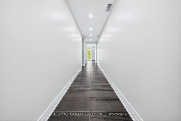 Property Photo:  384 Arctic Red Drive 12  ON L1L 0M5 