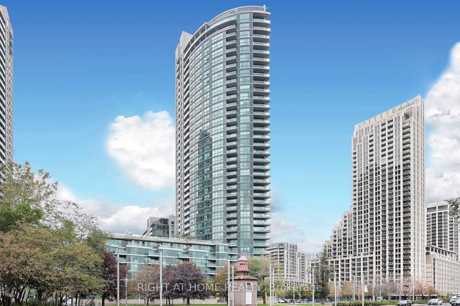 Property Photo:  215 Fort York Boulevard 2306  ON M5V 4A2 