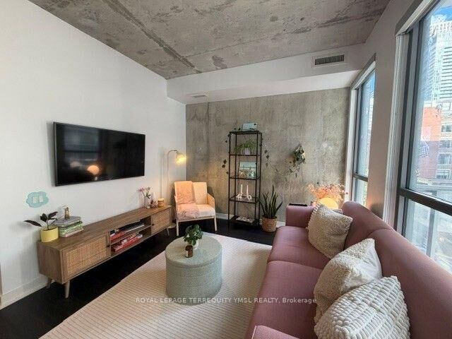 Property Photo:  39 Brant Street 410  ON M5V 0M8 