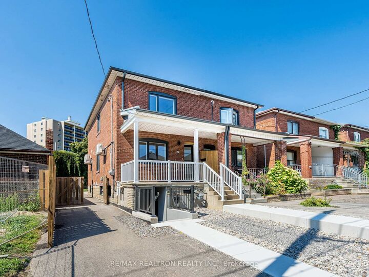Property Photo:  6 Greyton Crescent  ON M6E 2G2 
