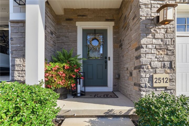 Property Photo: 2512 Adele Ct PA 15143