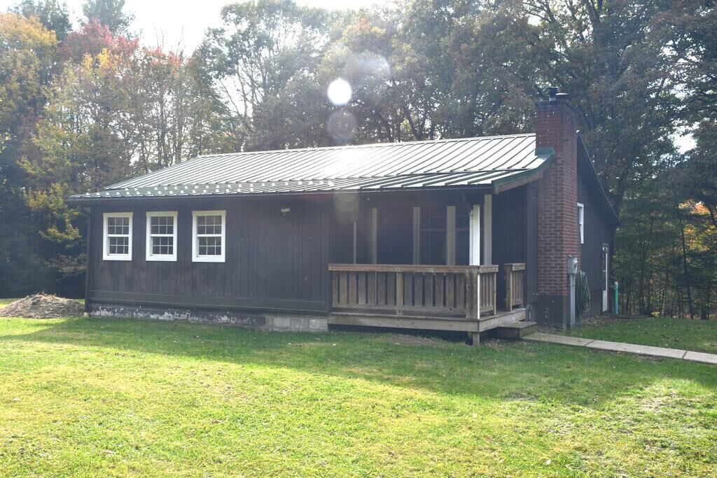 Property Photo:  522 Piscataqua Drive  PA 16233 