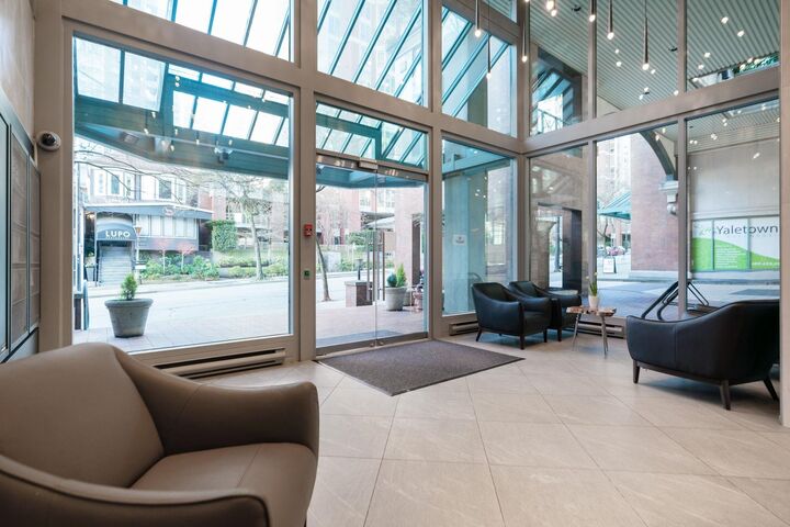 Property Photo:  888 Hamilton Street 805  BC V6B 5W4 