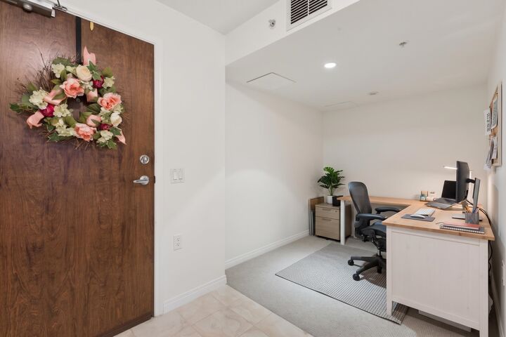 Property Photo:  188 E Esplanade 607  BC V7L 4Y1 