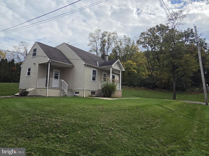 Property Photo:  99 Walnuttown Road  PA 19522 