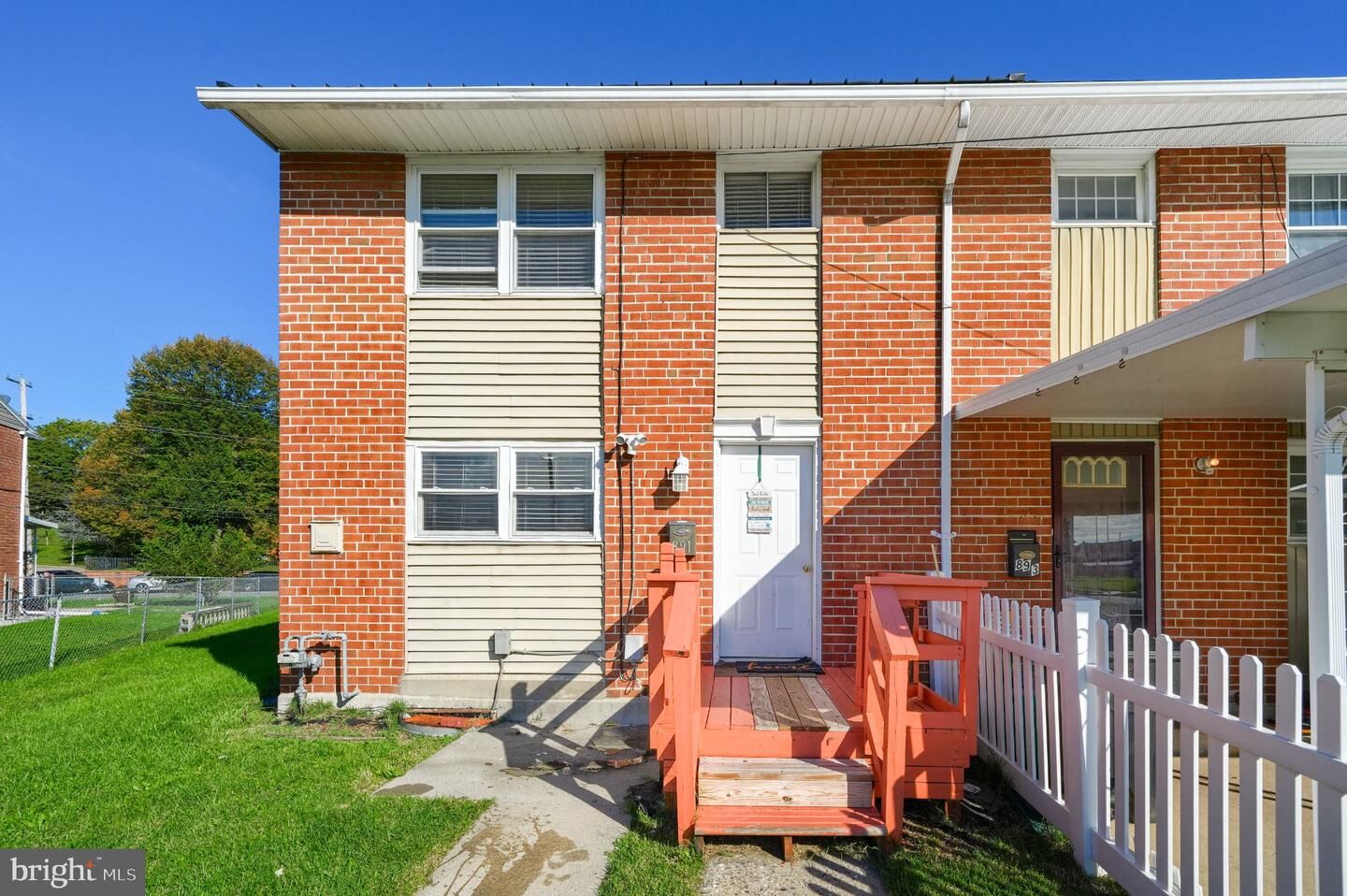Property Photo: 891 E Kings Court PA 17403