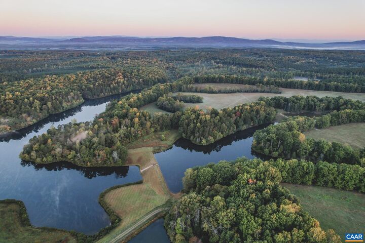Property Photo:  275 Rolling Rd S  VA 24590 