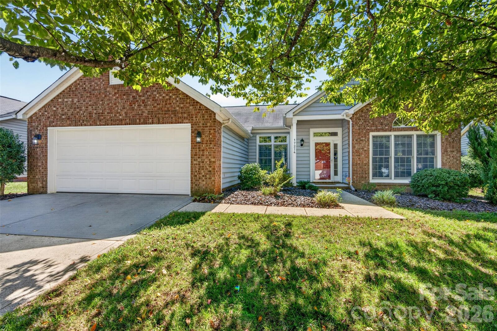 Property Photo: 17214 Chardonnay Court NC 28031