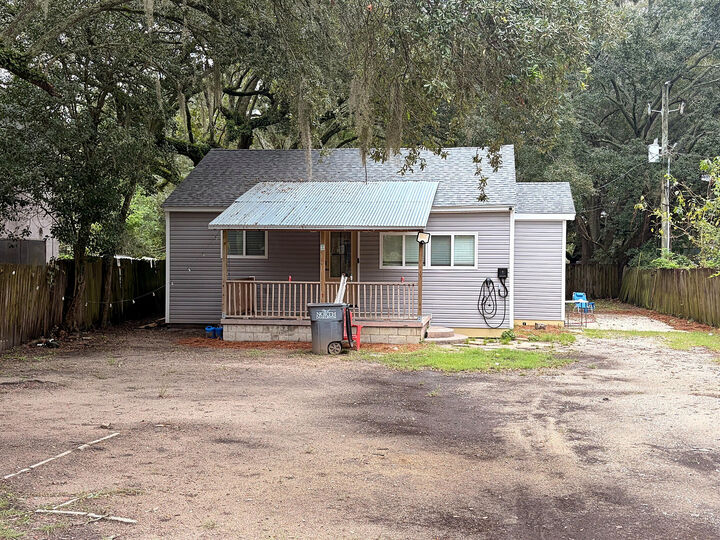 Property Photo: 5614 Garrett Avenue SC 29406
