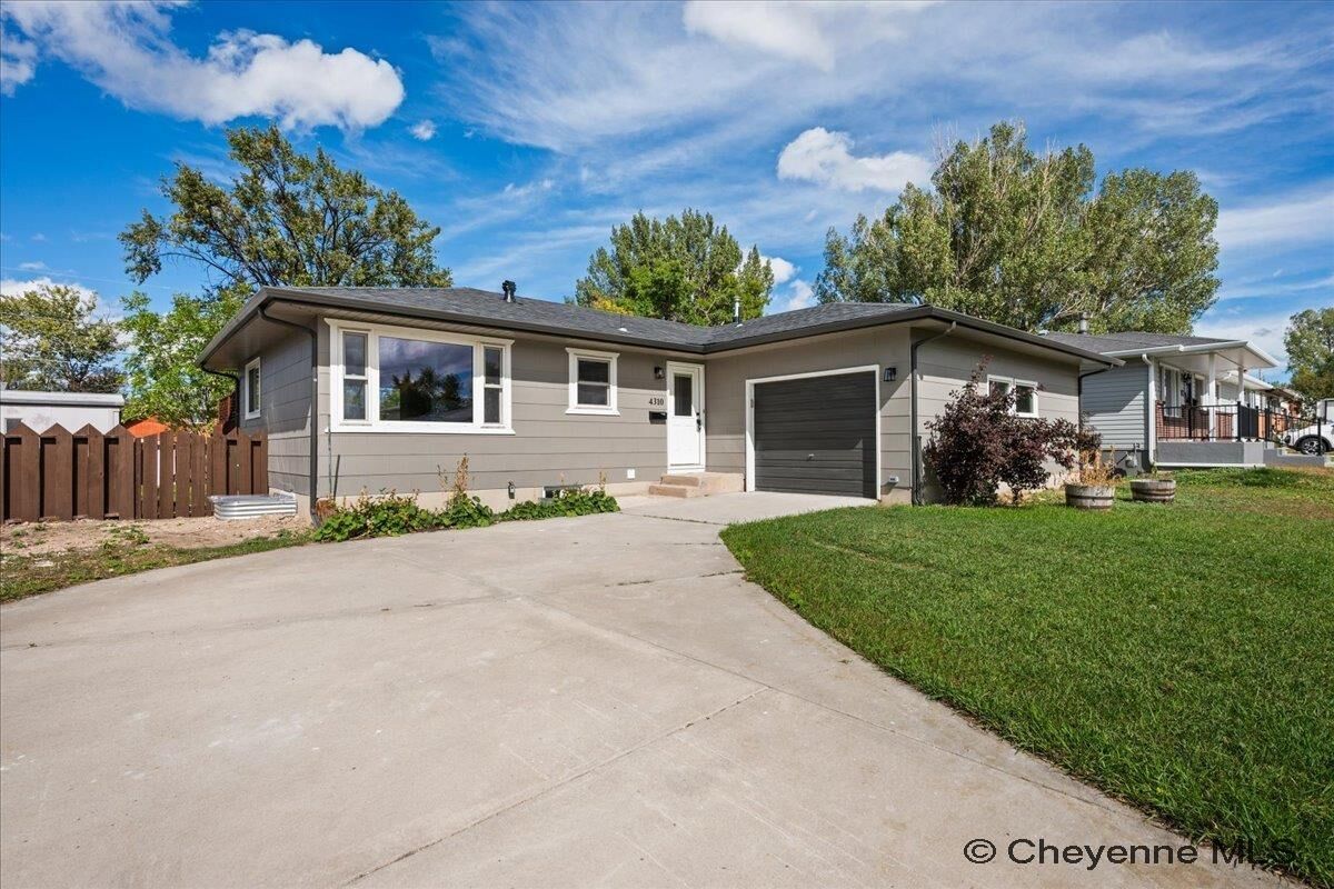 Property Photo: 4310 E 7th St WY 82001