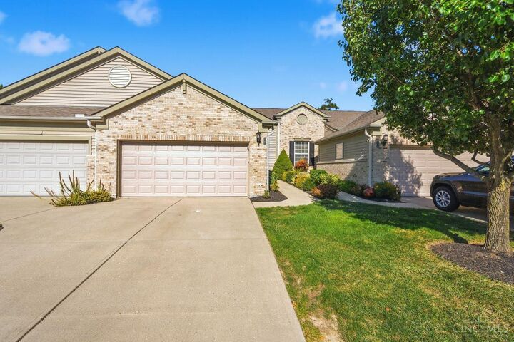 Property Photo:  4384 English Oak Court  OH 45040 