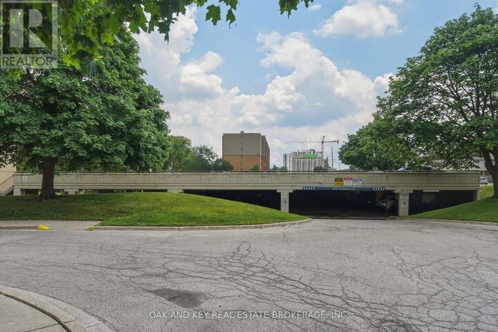 Property Photo:  931 Wonderland Road South 302  ON N6K 2X6 
