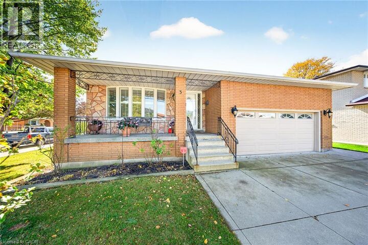 Property Photo:  3 Harvard Place  ON L9B 1S1 