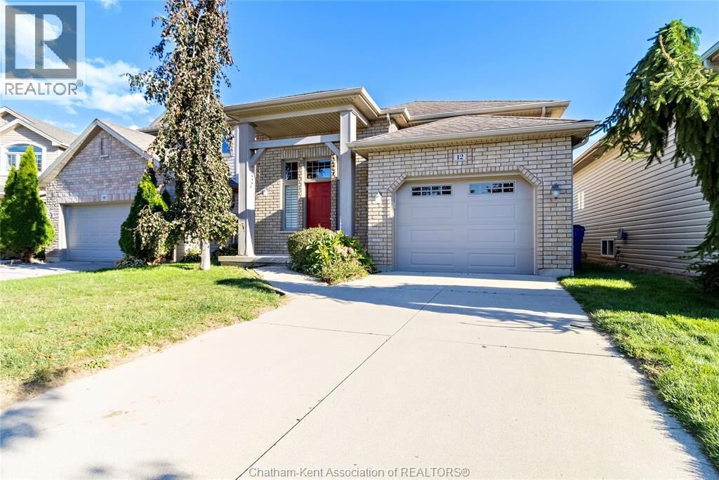 Property Photo:  12 Goldenrod Court  ON N7L 0A2 