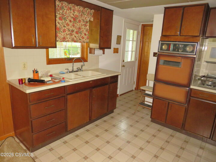 Property Photo:  1007 Sunset Drive  PA 18603 