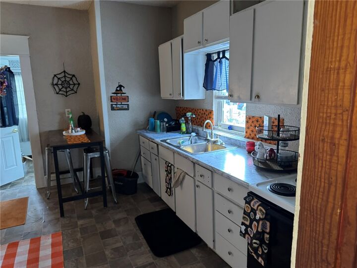 Property Photo:  814 Elwood Street  OH 45042 