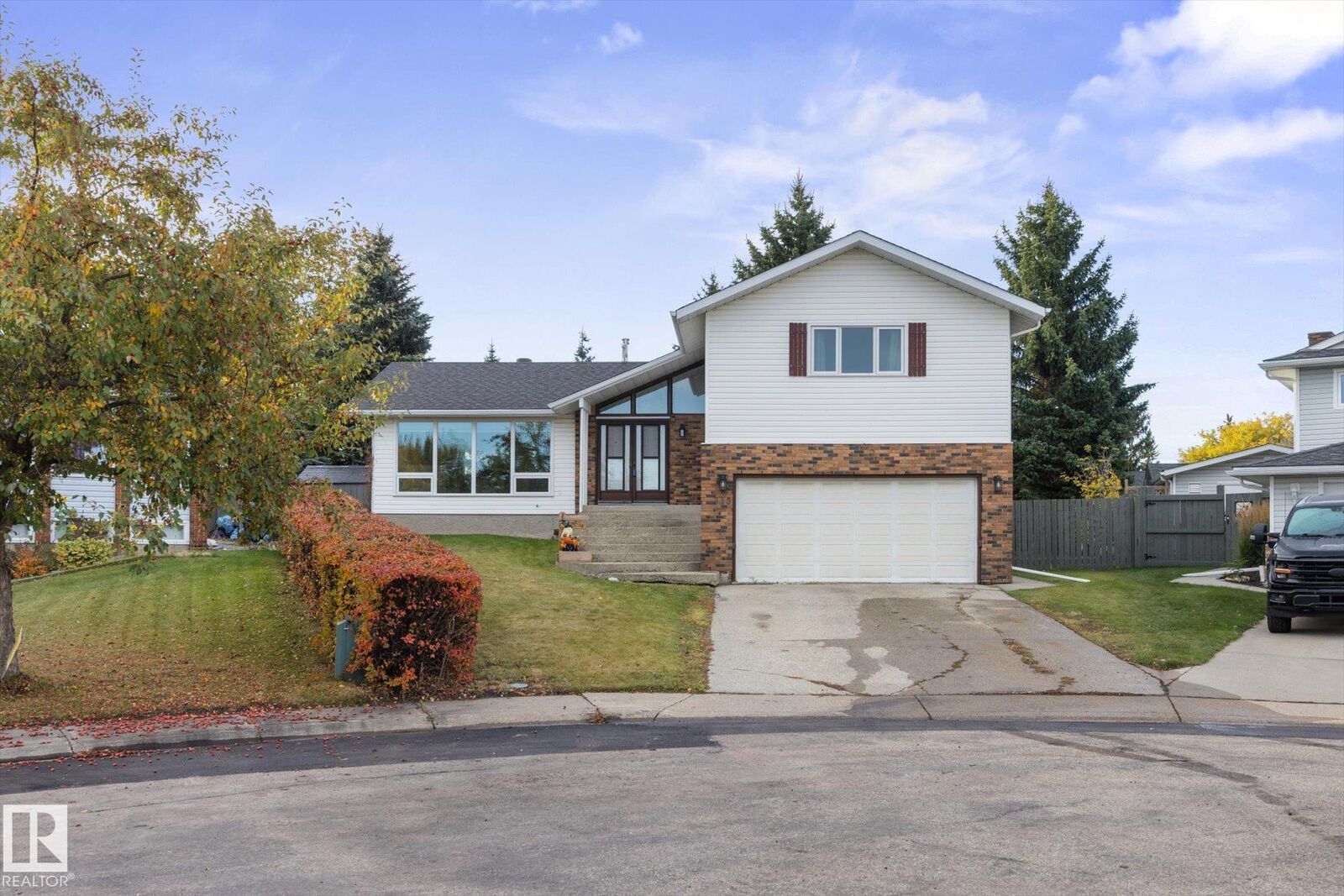 Property Photo:  313 Greystone Place  AB T8A 3E9 