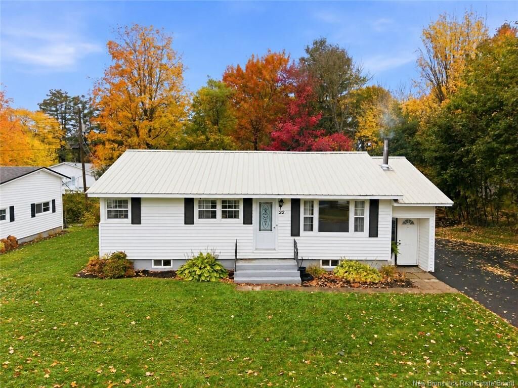 Property Photo:  22 Bailey Avenue  NB E3A 1H5 