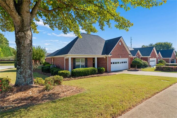 Property Photo: 1180 Livery Circle GA 30046