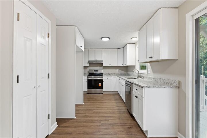 Property Photo: 1455 Parkmont Drive GA 30076