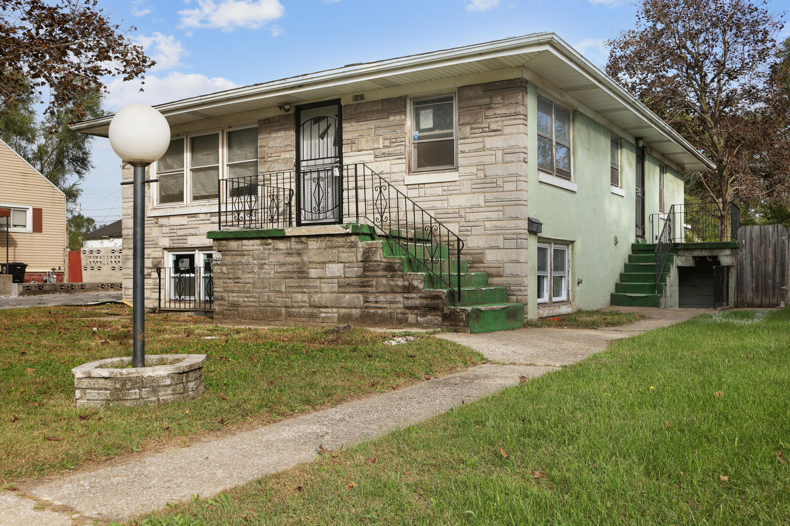 Property Photo:  1676 W 13th Avenue 2  IN 46404 