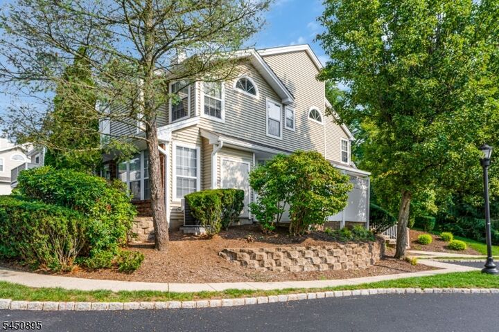 Property Photo:  1 Teal Ln  NJ 07921 
